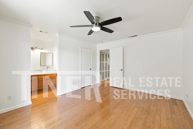 Building Photo - 3863 Olivebranch Ln