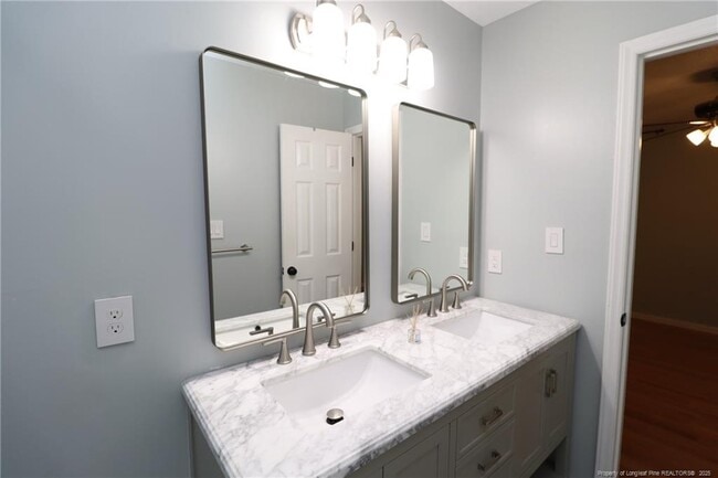 Building Photo - 109 Candy Apple Ct