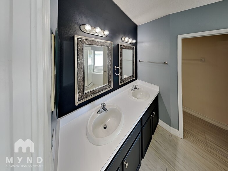 Building Photo - 8105 Tar Hollow Dr