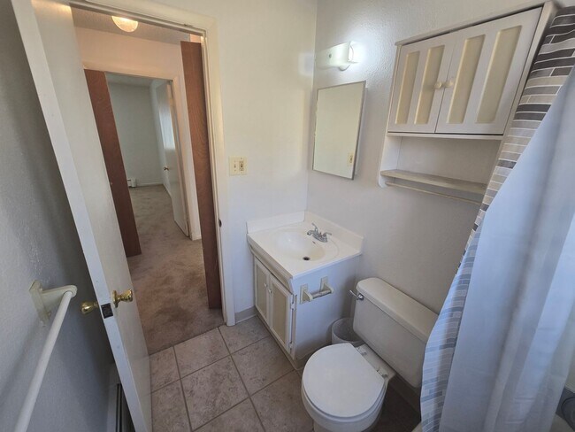 Building Photo - 1447 Nokomis Dr