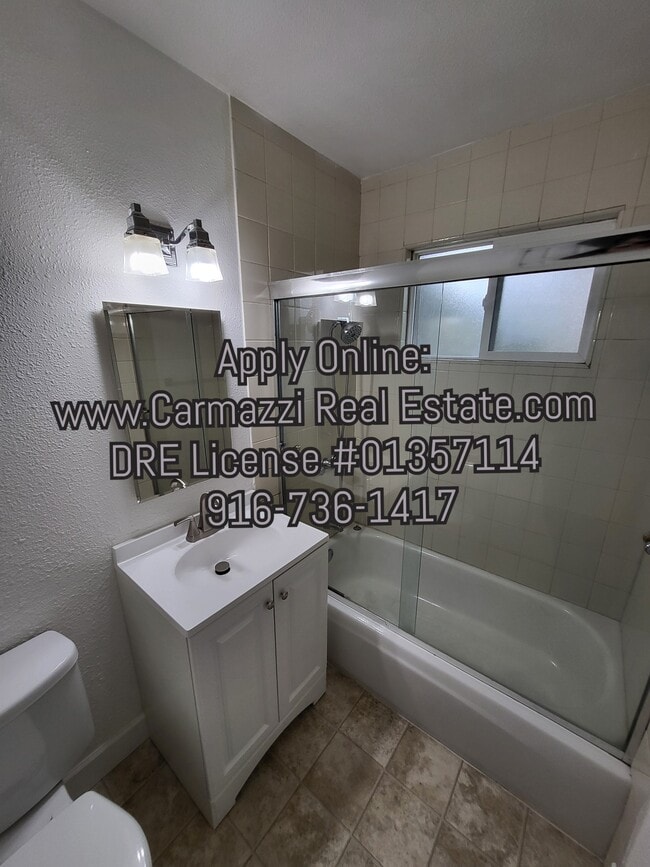 Building Photo - 1319 Palomar Cir