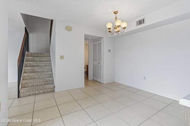 Building Photo - 1020 Abada Ct NE