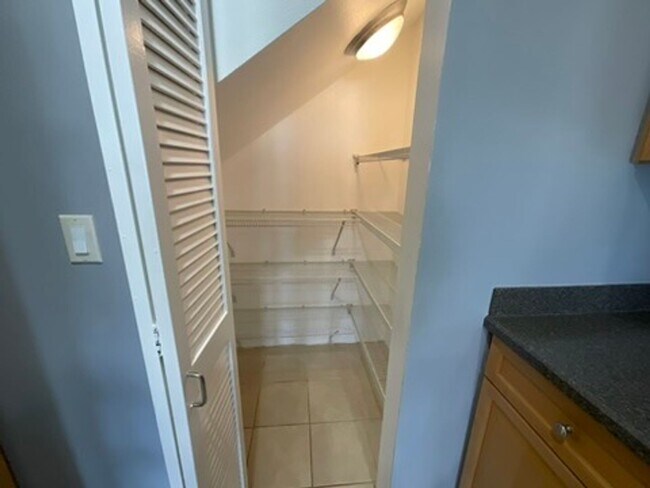 Building Photo - 4 bedroom, 2.5 bath, Mountain and Ocean Balcony Views, Solar Panels