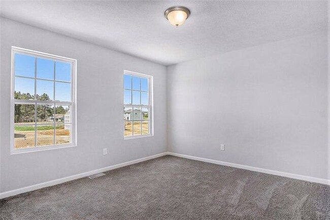 Building Photo - 111 Iris Ct