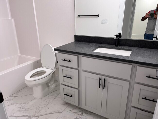 Building Photo - 3201 SW Lovely Ln