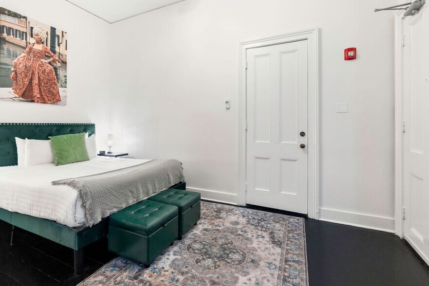 Building Photo - 508 Chartres St