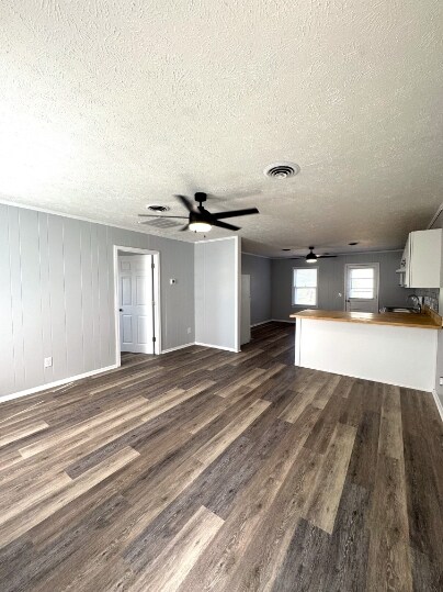 Building Photo - 608 22nd Ave N