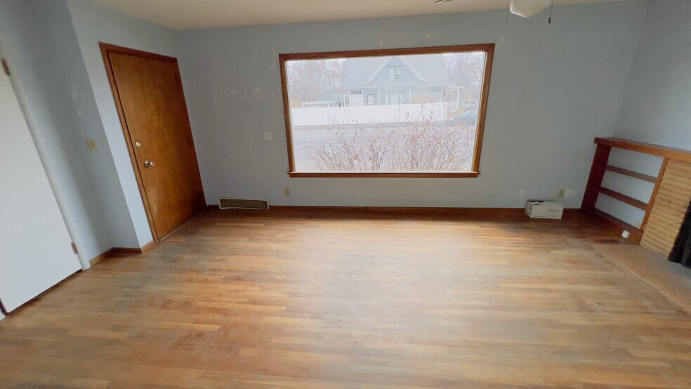 Living Room - 2020 N Howard St