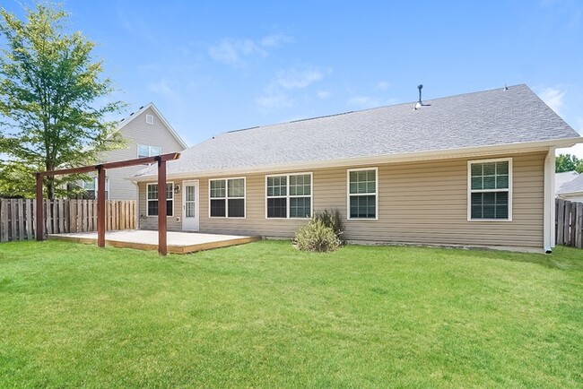 Building Photo - Warm and Inviting 4 Bedroom Home