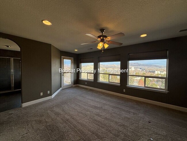 Building Photo - 1320 Thompson St