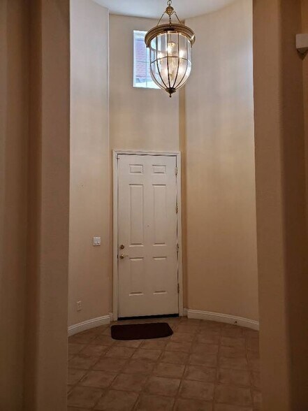 Building Photo - 1492 Berriedale Ct