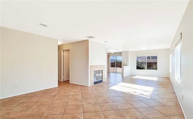 Building Photo - 71667 Sunnyvale Ct