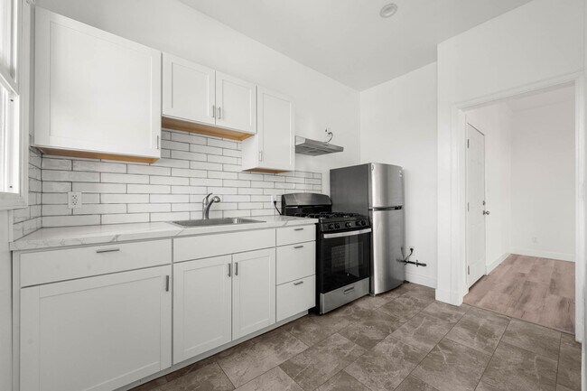 Building Photo - 1450 Hauser Blvd