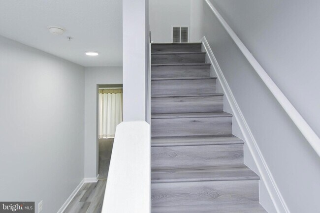 Building Photo - 9815 Berrywood Ct