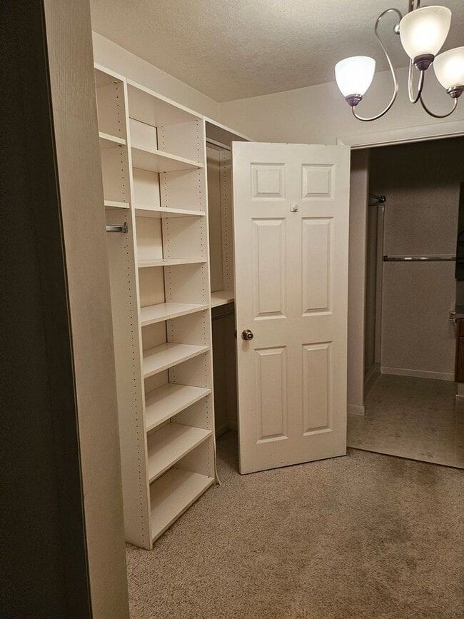 Building Photo - 837 W 30 S St