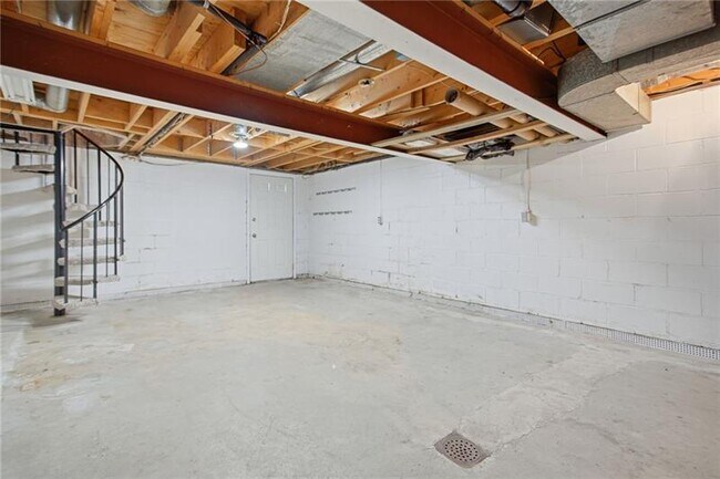 Building Photo - 4914 Cypress St