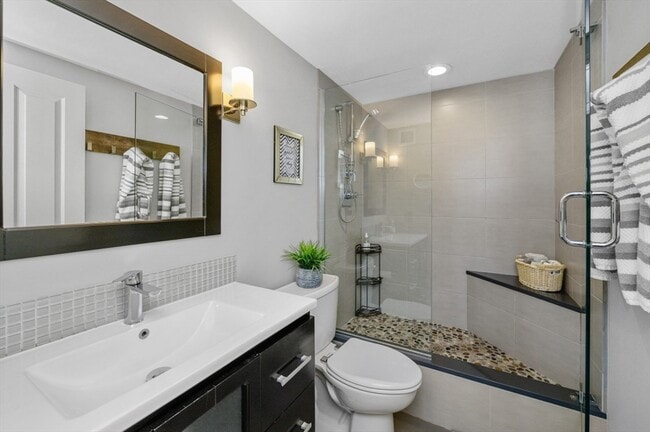 Building Photo - 8-12 Museum Way