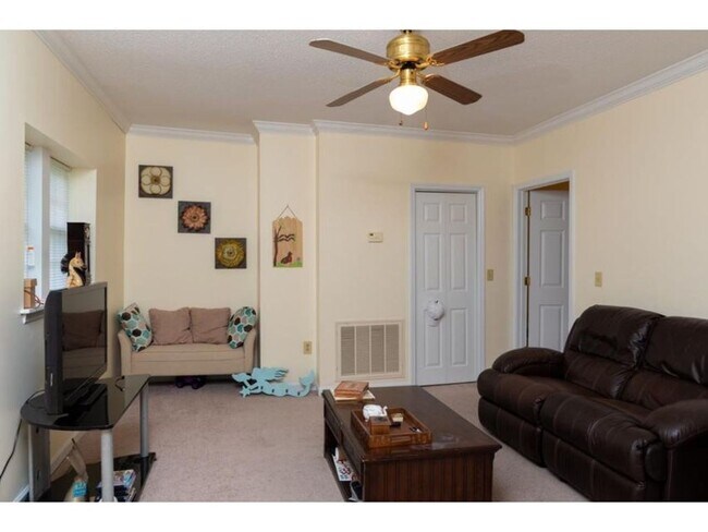 Building Photo - 1801 Indian Ridge Rd