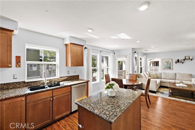 Building Photo - 73 Platinum Cir