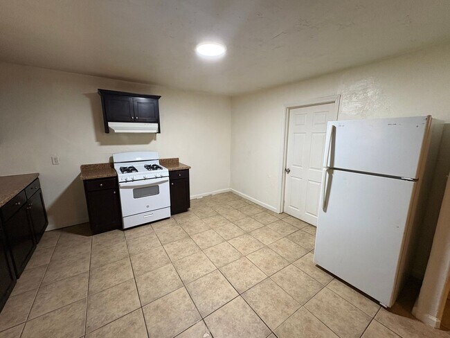 Building Photo - 1265 I St