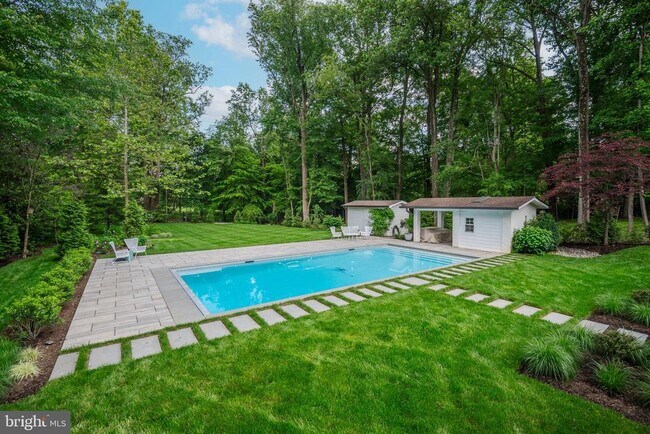Building Photo - 5600 Brite Dr