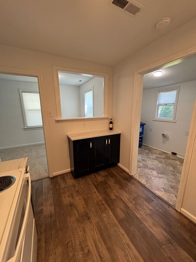 Building Photo - 1202 Wilkins Dr