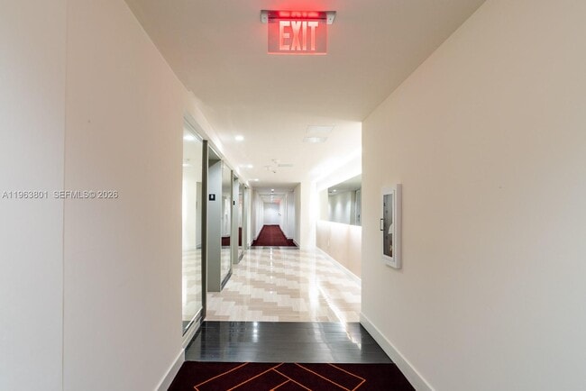 Building Photo - 2000 Metropica Wy