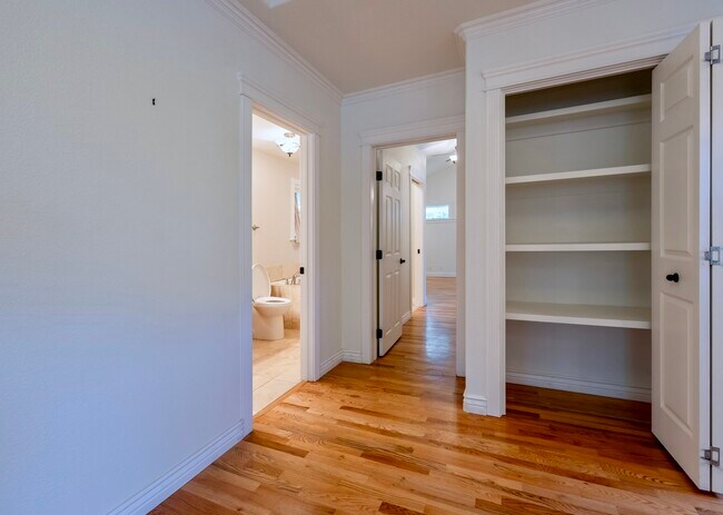 Building Photo - 1805 N 15th St