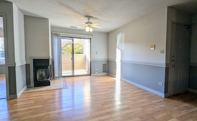 Building Photo - 1965 N Hicks Rd