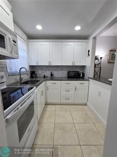 Building Photo - 251 S Golf Blvd