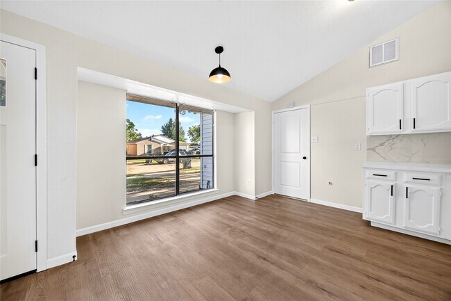 Building Photo - 24114 4 Sixes Ln