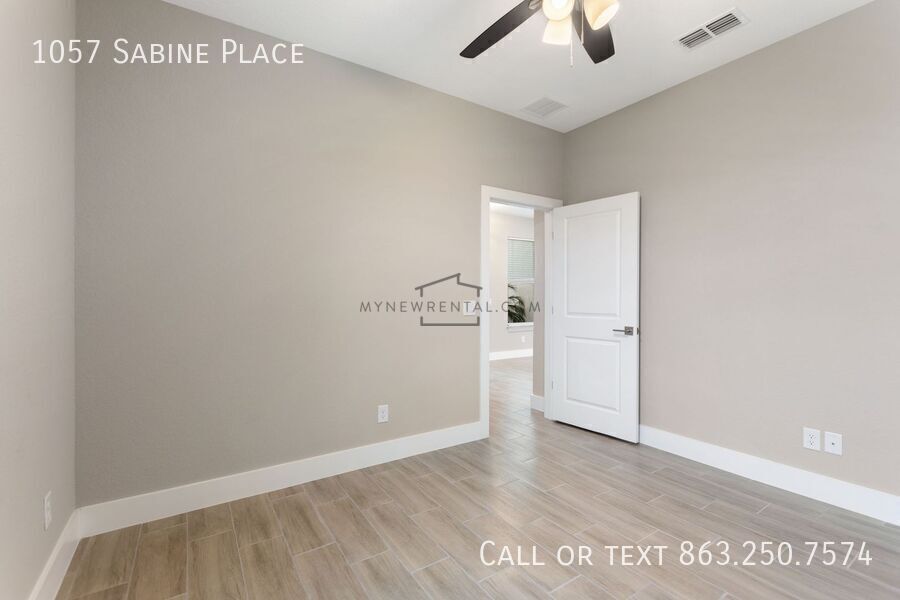 Building Photo - 1057 Sabine Pl