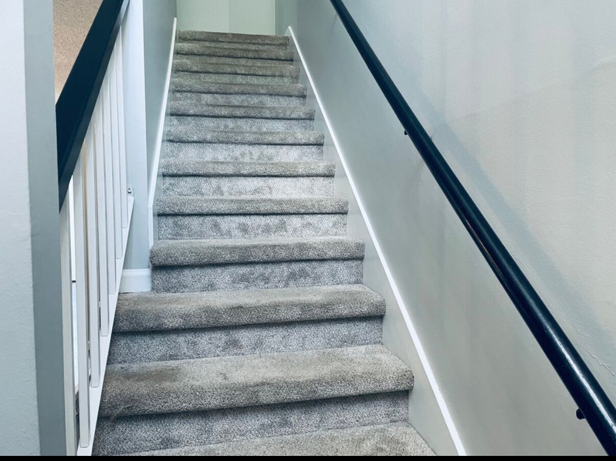 Building Photo - 327 Yorkshire Cir