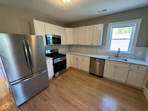 Building Photo - 35 Cameron Ave