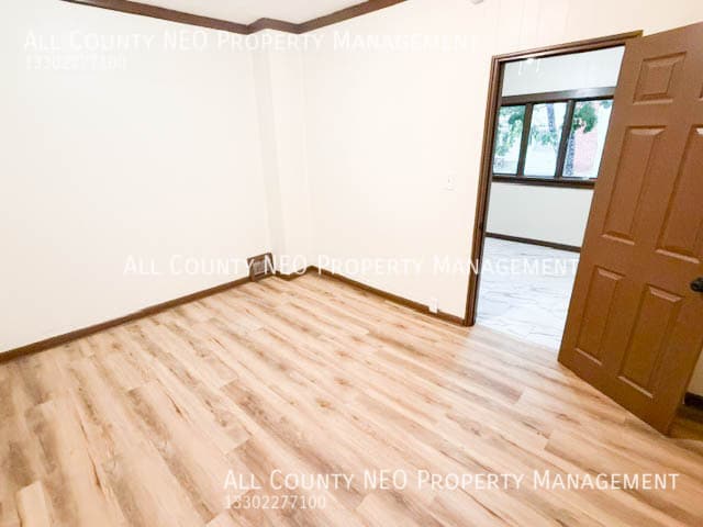 Building Photo - 723 E 156th St