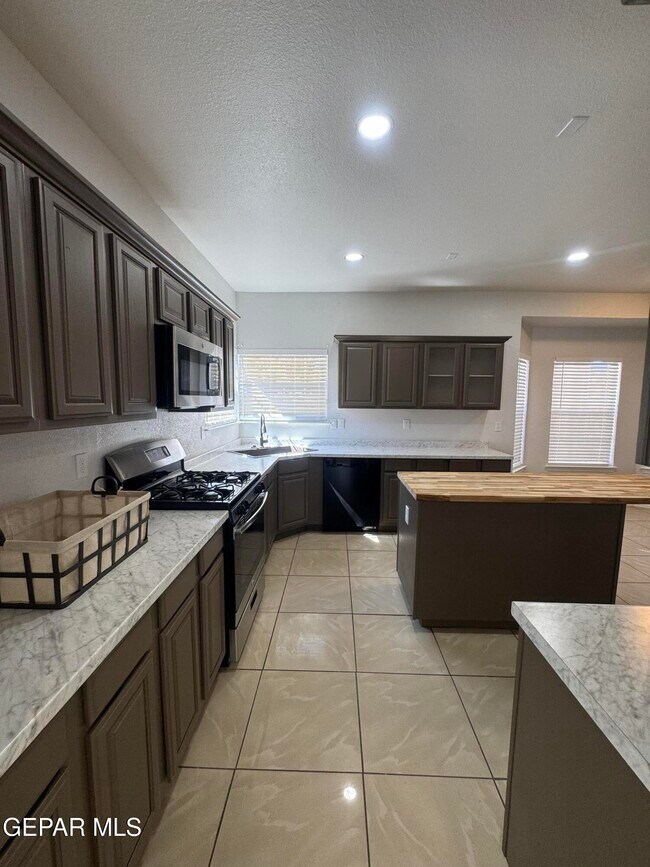 Building Photo - 485 Jeweled Mesa Ct