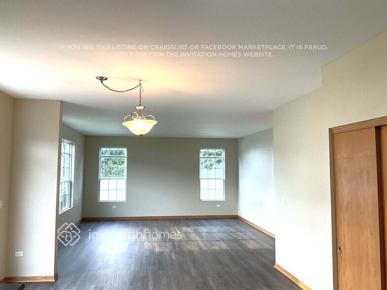 Building Photo - 443 Cardinal Ln