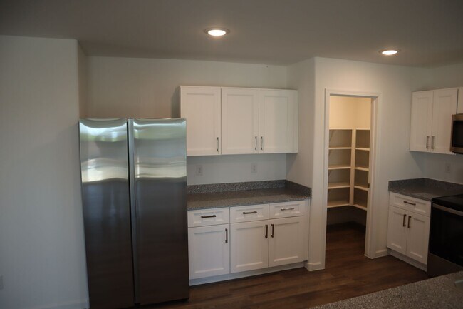 Building Photo - ~Pristine 2024 Luxury Home with Majestic Mountain Views~