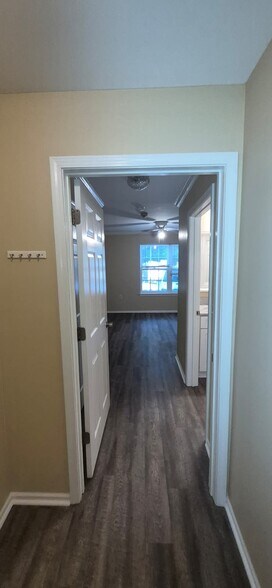 Building Photo - 50 Pebble Beach Cv