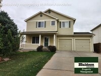 Building Photo - Great 2 story 3 bed 2.5 bath centrally loc...