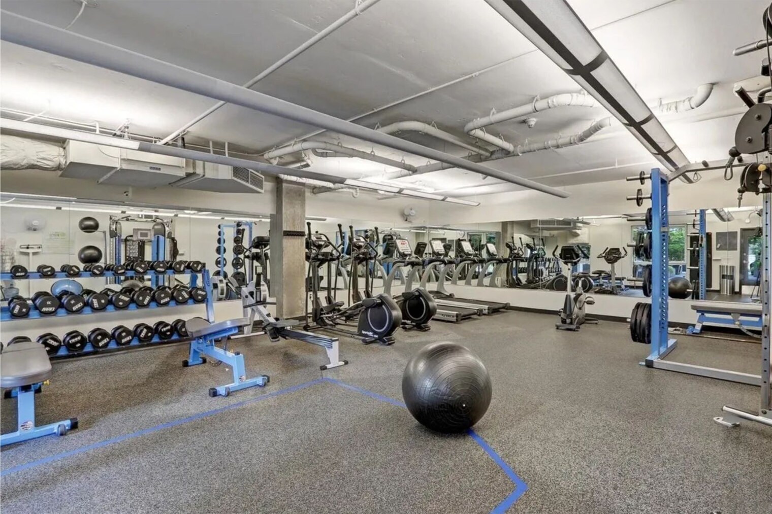 Building Photo - 81 Clay St