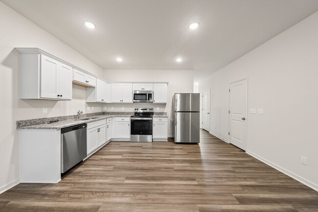 Building Photo - 2058 Gln Xing Dr