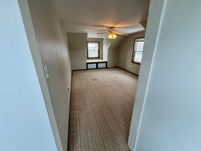 Building Photo - 3 Bedroom 2 Bath in Natrona Heights, PA!