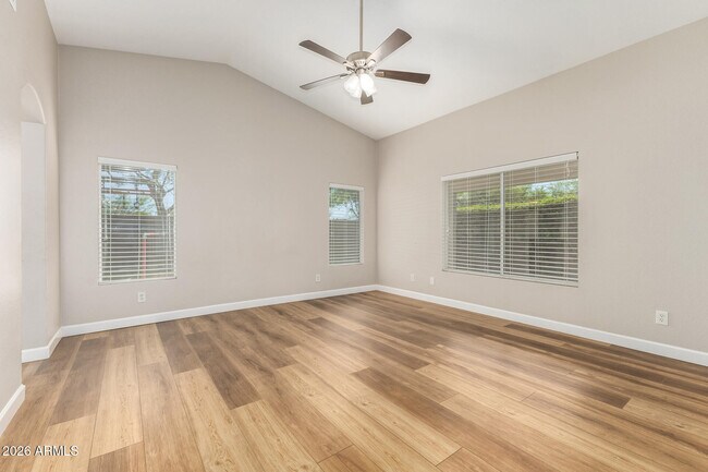 Building Photo - 163 W Liberty Ln