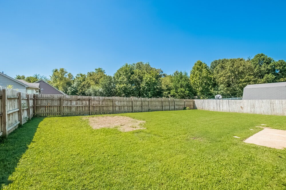 Building Photo - 10909 Lexington Dr