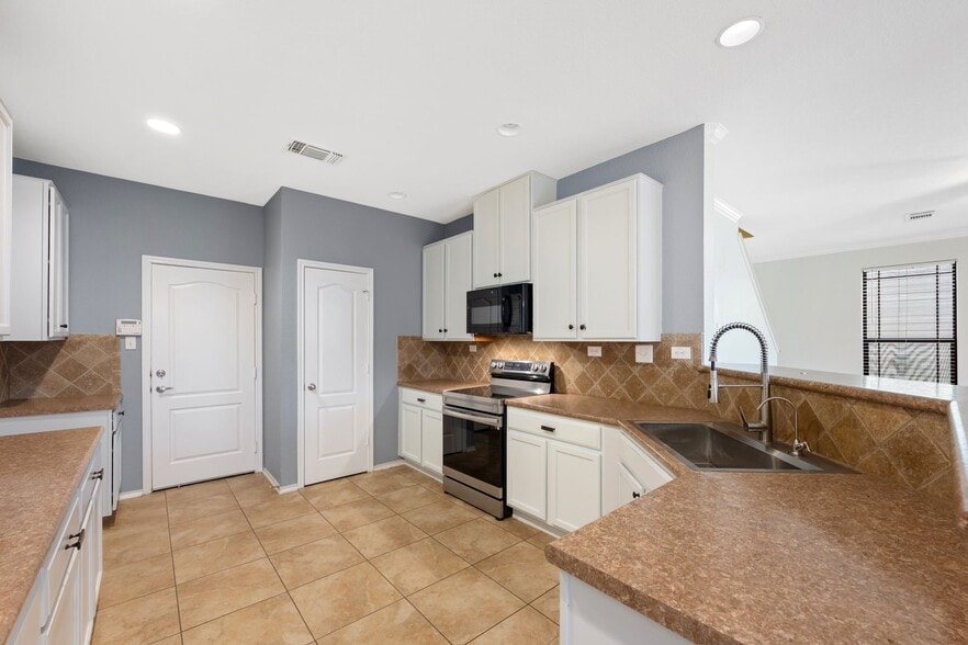 Building Photo - 4430 Stetson Park