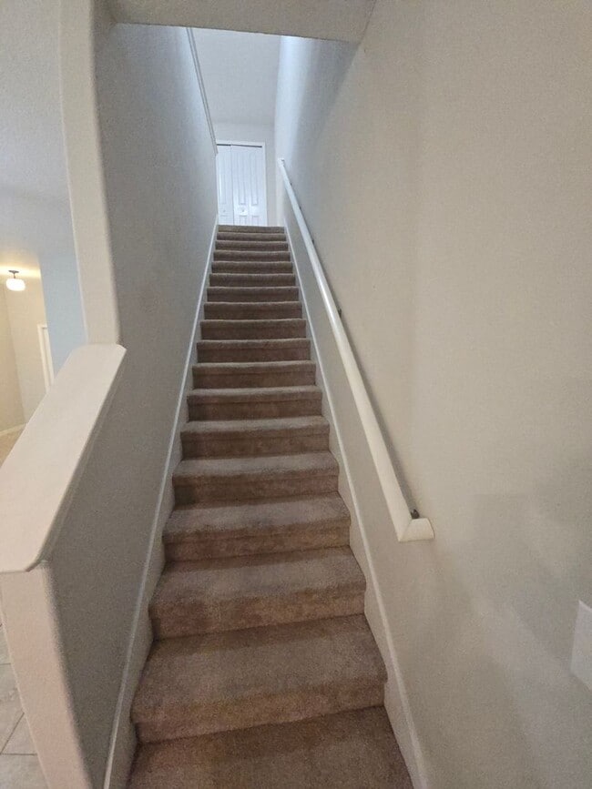 Building Photo - Town House 3/2.5 in Riverview