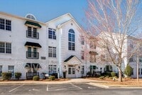 Building Photo - 102-203 Sunset Circle