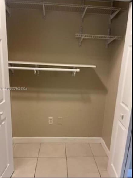 Building Photo - 9751 Wayne Ave