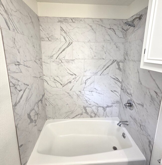 Building Photo - 3360 US-69